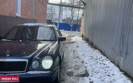 Mercedes-Benz E-Класс, 1997 год, 200 000 рублей, 1 фотография