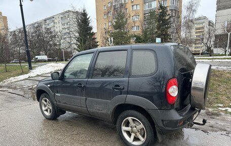 Chevrolet Niva I рестайлинг, 2010 год, 550 000 рублей, 3 фотография