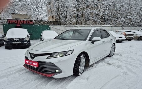 Toyota Camry, 2018 год, 3 050 000 рублей, 2 фотография