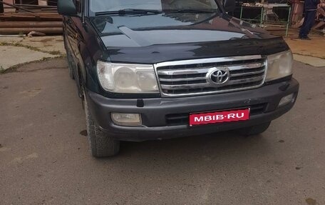 Toyota Land Cruiser 100 рестайлинг 2, 2004 год, 2 000 000 рублей, 1 фотография