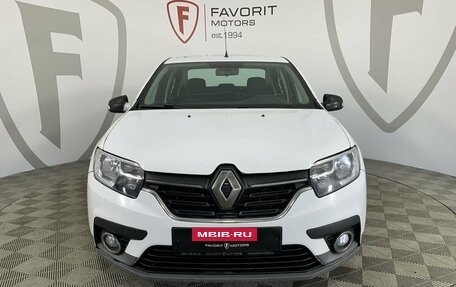 Renault Logan II, 2018 год, 745 000 рублей, 2 фотография