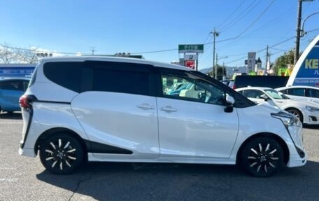 Toyota Sienta II, 2021 год, 1 150 000 рублей, 3 фотография