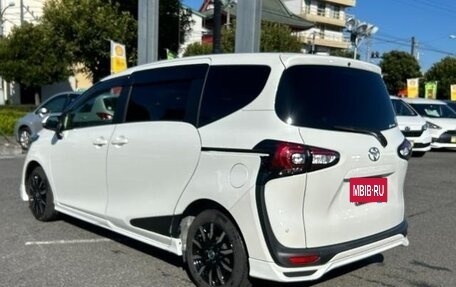 Toyota Sienta II, 2021 год, 1 150 000 рублей, 6 фотография