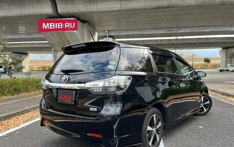 Toyota ISis I, 2017 год, 1 300 000 рублей, 4 фотография