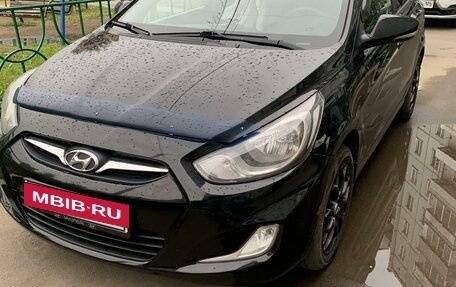 Hyundai Solaris II рестайлинг, 2011 год, 870 000 рублей, 5 фотография