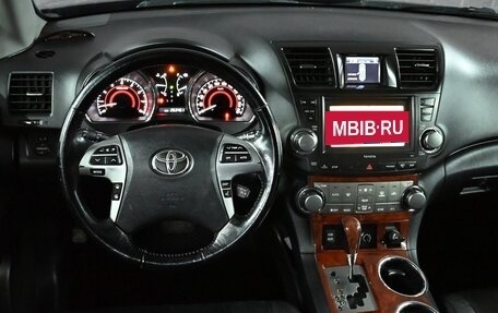 Toyota Highlander III, 2011 год, 2 250 000 рублей, 13 фотография