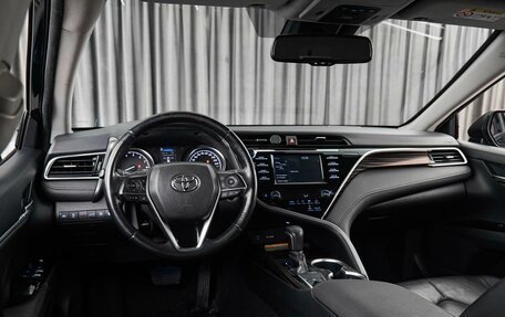 Toyota Camry, 2018 год, 2 749 000 рублей, 6 фотография