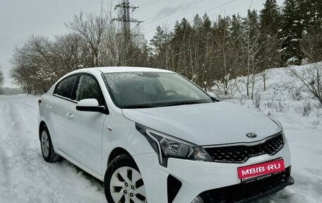 KIA Rio IV, 2020 год, 1 670 000 рублей, 2 фотография