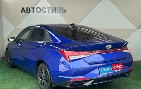 Hyundai Elantra, 2021 год, 1 830 000 рублей, 4 фотография