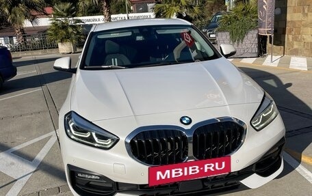 BMW 1 серия, 2019 год, 2 650 000 рублей, 10 фотография