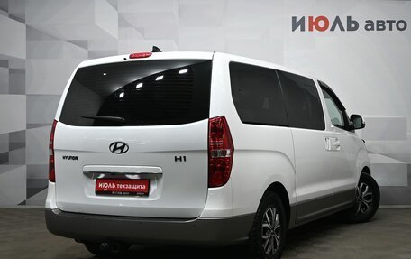 Hyundai H-1 II рестайлинг, 2021 год, 3 820 000 рублей, 8 фотография