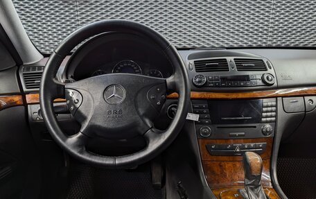 Mercedes-Benz E-Класс, 2004 год, 840 000 рублей, 31 фотография