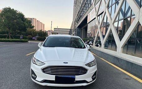 Ford Mondeo V, 2021 год, 1 629 000 рублей, 2 фотография