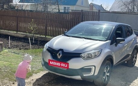 Renault Kaptur I рестайлинг, 2019 год, 1 590 000 рублей, 4 фотография