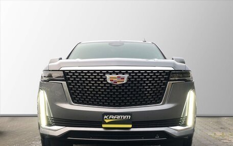 Cadillac Escalade V, 2022 год, 12 780 000 рублей, 3 фотография