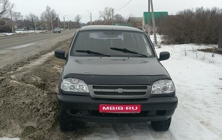 Chevrolet Niva I рестайлинг, 2004 год, 270 000 рублей, 1 фотография