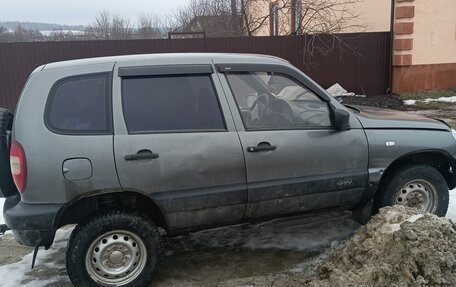 Chevrolet Niva I рестайлинг, 2004 год, 270 000 рублей, 4 фотография