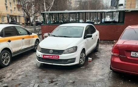 Volkswagen Polo VI (EU Market), 2015 год, 450 000 рублей, 1 фотография