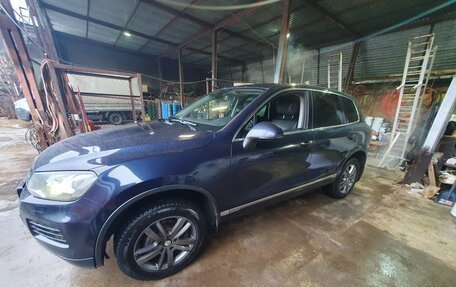 Volkswagen Touareg III, 2011 год, 1 995 000 рублей, 4 фотография