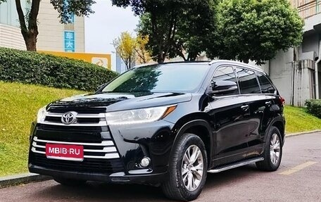 Toyota Highlander III, 2021 год, 3 800 001 рублей, 1 фотография