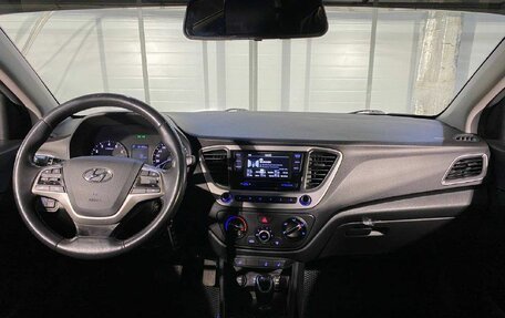 Hyundai Solaris II рестайлинг, 2017 год, 1 299 000 рублей, 13 фотография