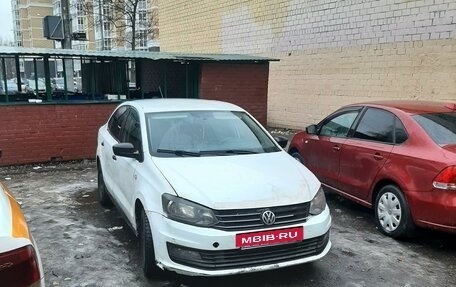 Volkswagen Polo VI (EU Market), 2015 год, 450 000 рублей, 2 фотография