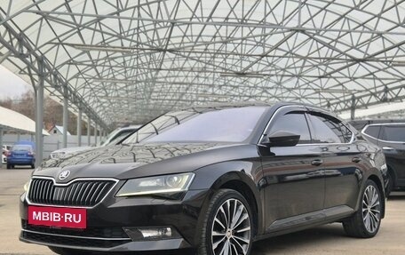 Skoda Superb III рестайлинг, 2016 год, 1 595 000 рублей, 2 фотография