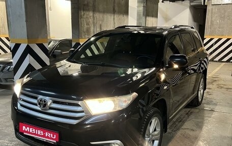 Toyota Highlander III, 2013 год, 2 900 000 рублей, 16 фотография