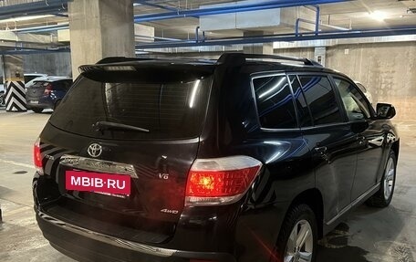 Toyota Highlander III, 2013 год, 2 900 000 рублей, 17 фотография