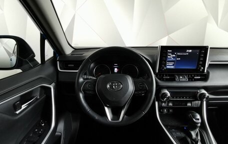 Toyota RAV4, 2020 год, 2 890 000 рублей, 15 фотография