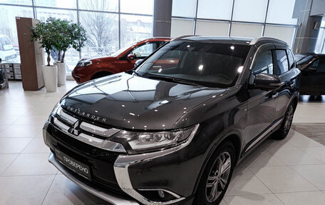 Mitsubishi Outlander III рестайлинг 3, 2018 год, 2 998 000 рублей, 5 фотография