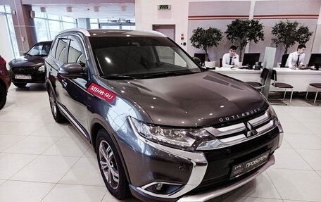 Mitsubishi Outlander III рестайлинг 3, 2018 год, 2 998 000 рублей, 7 фотография