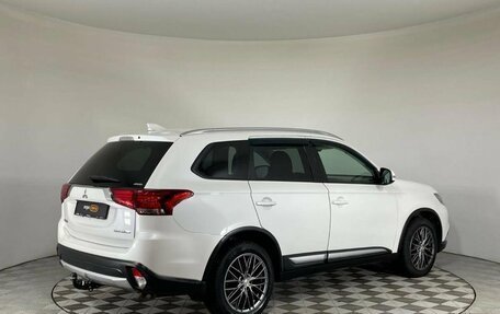 Mitsubishi Outlander III рестайлинг 3, 2018 год, 1 837 000 рублей, 5 фотография