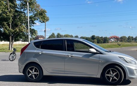 Hyundai Solaris II рестайлинг, 2011 год, 800 000 рублей, 8 фотография