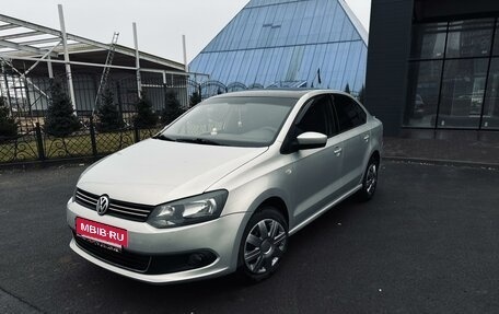 Volkswagen Polo VI (EU Market), 2011 год, 549 000 рублей, 2 фотография