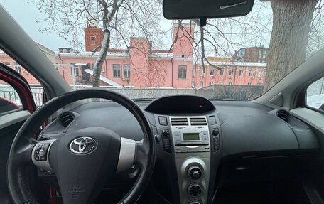 Toyota Yaris III рестайлинг, 2007 год, 600 000 рублей, 10 фотография