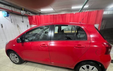 Toyota Yaris III рестайлинг, 2007 год, 600 000 рублей, 7 фотография