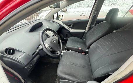 Toyota Yaris III рестайлинг, 2007 год, 600 000 рублей, 8 фотография