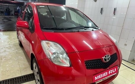 Toyota Yaris III рестайлинг, 2007 год, 600 000 рублей, 2 фотография