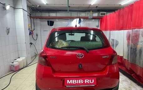 Toyota Yaris III рестайлинг, 2007 год, 600 000 рублей, 4 фотография