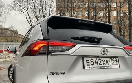 Toyota RAV4, 2021 год, 2 970 000 рублей, 10 фотография