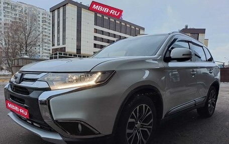 Mitsubishi Outlander III рестайлинг 3, 2017 год, 1 655 000 рублей, 1 фотография