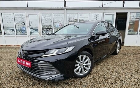 Toyota Camry, 2021 год, 3 150 000 рублей, 2 фотография