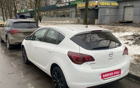 Opel Astra J, 2011 год, 780 000 рублей, 5 фотография