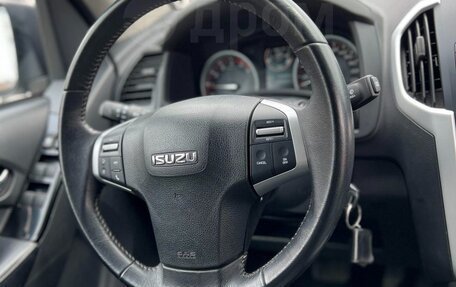 Isuzu D-Max II, 2019 год, 3 500 000 рублей, 14 фотография