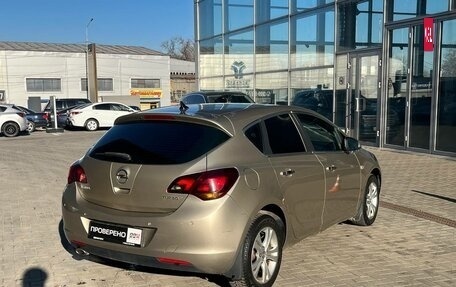 Opel Astra J, 2011 год, 850 000 рублей, 5 фотография