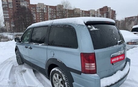 Chrysler Town & Country V рестайлинг, 2007 год, 1 275 000 рублей, 3 фотография