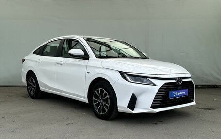 Toyota Yaris XP150 рестайлинг, 2022 год, 2 210 000 рублей, 2 фотография