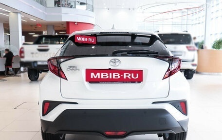 Toyota C-HR I рестайлинг, 2023 год, 3 990 000 рублей, 4 фотография