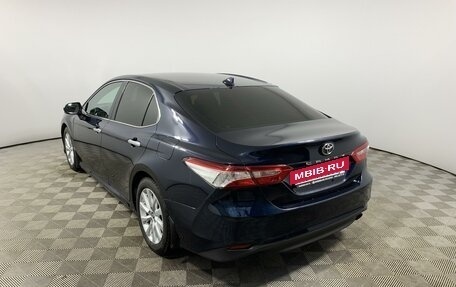 Toyota Camry, 2018 год, 2 615 000 рублей, 7 фотография